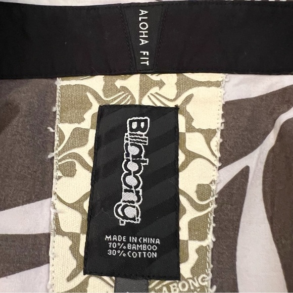 Billabong Hawaiian/ tropical shirt brown/ white men’s medium - Picture 3 of 12